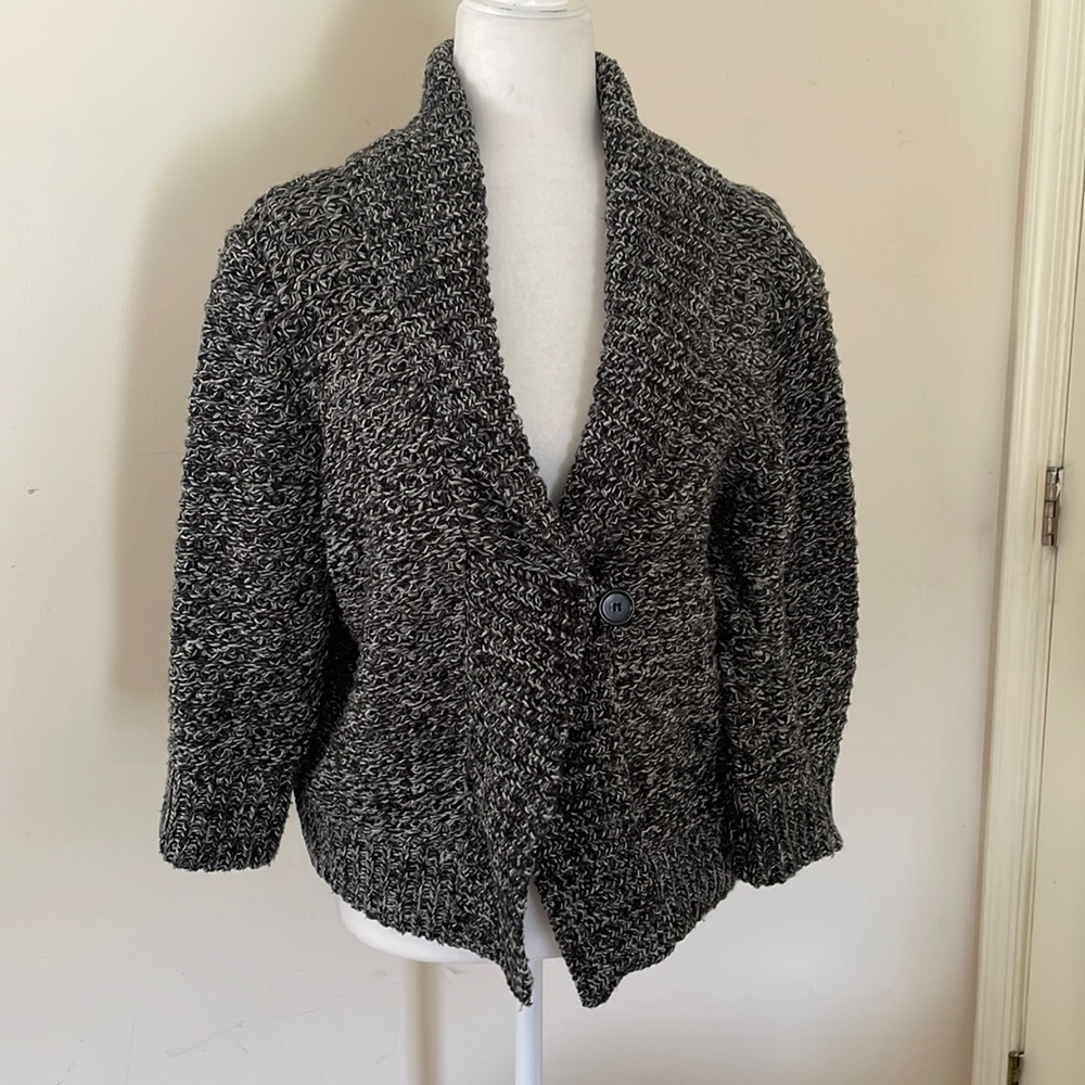 Zara chunky knit one button short cardigan, elbow sleeves shawl collar.